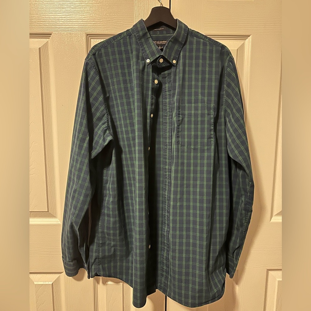Banana Republic Green and Blue Casual Button Down Shirt